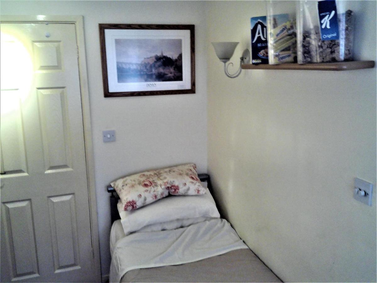 Mike & Carolyn Ball B&B ดัดลีย์ ภายนอก รูปภาพ